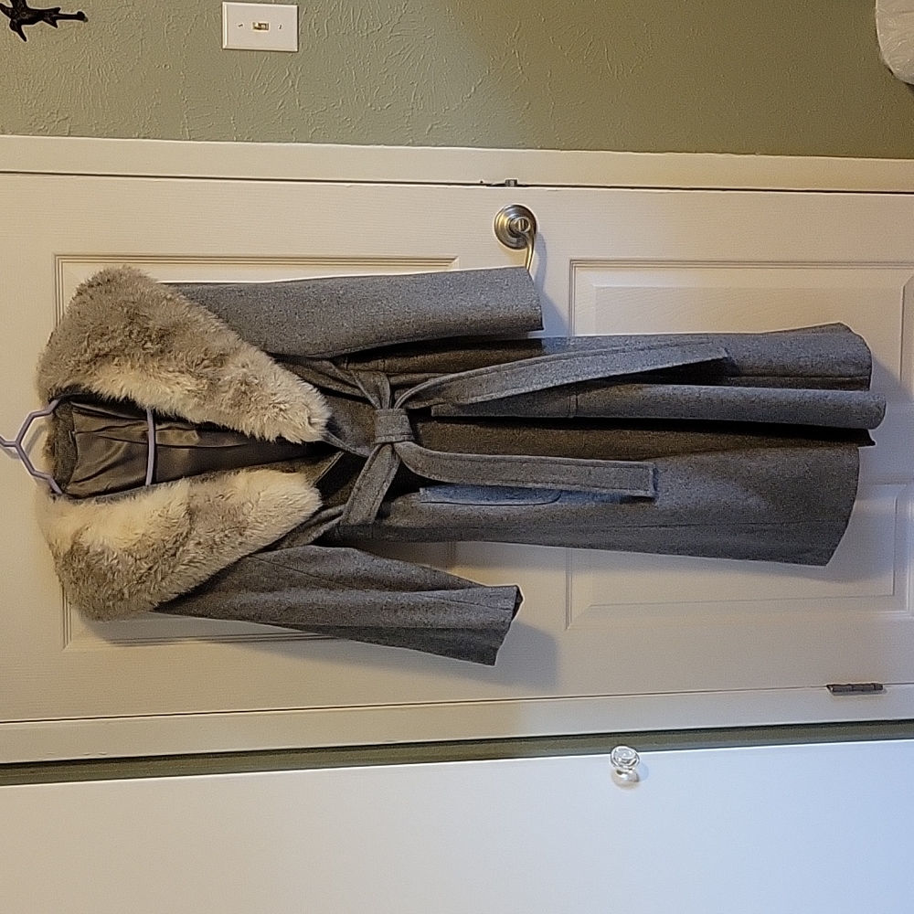 Vintage size 16 gray wool coat with fur collar